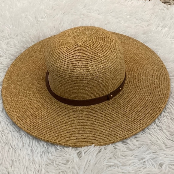 Wide Brim straw hat - Picture 1 of 5